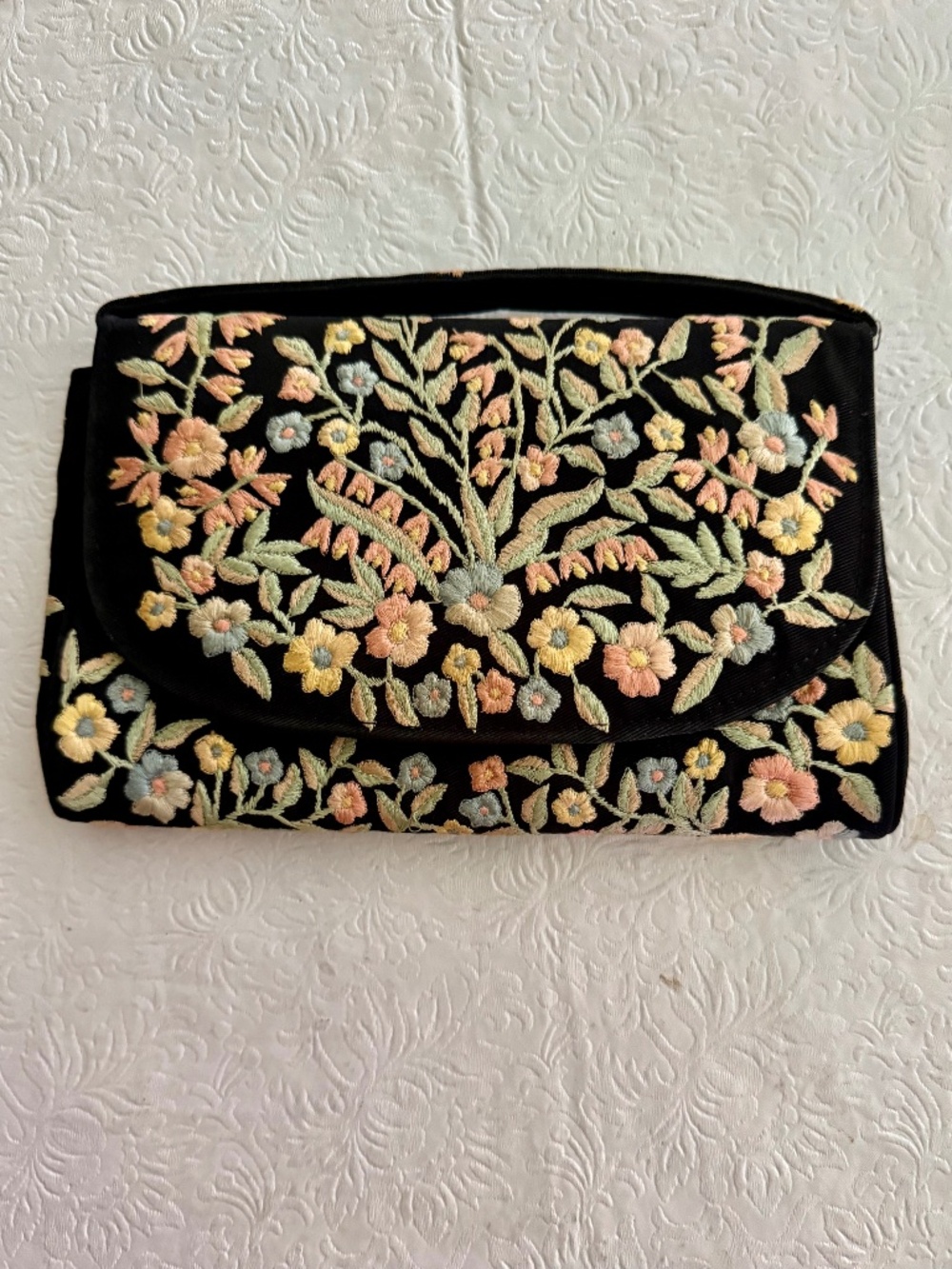 Zita Wms Black embriodered small purse